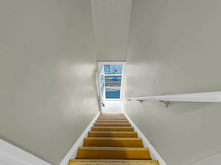 2470 Cadillac St #UPPER — Photo 5