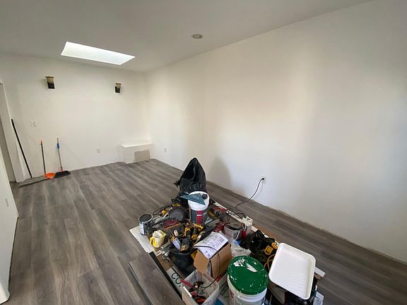 3rd image of 89 Montgomery Ave Floor 2