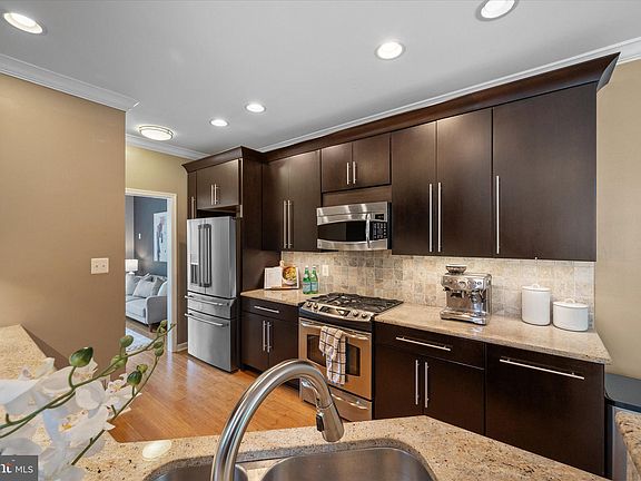 4th image of 6476 Sutcliffe Dr