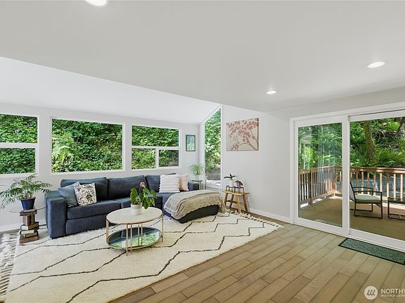 3rd image of 4807 E Mercer Way