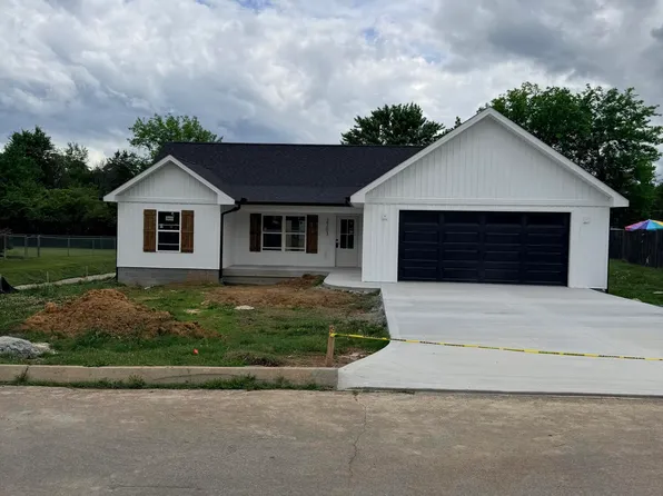 2203 Pinewood Dr, Maryville, TN 37803
