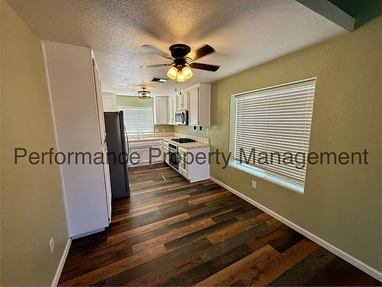 620 Graydon Ave — Photo 4