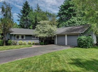 1988 Mapleleaf Rd, Lake Oswego, OR 97034