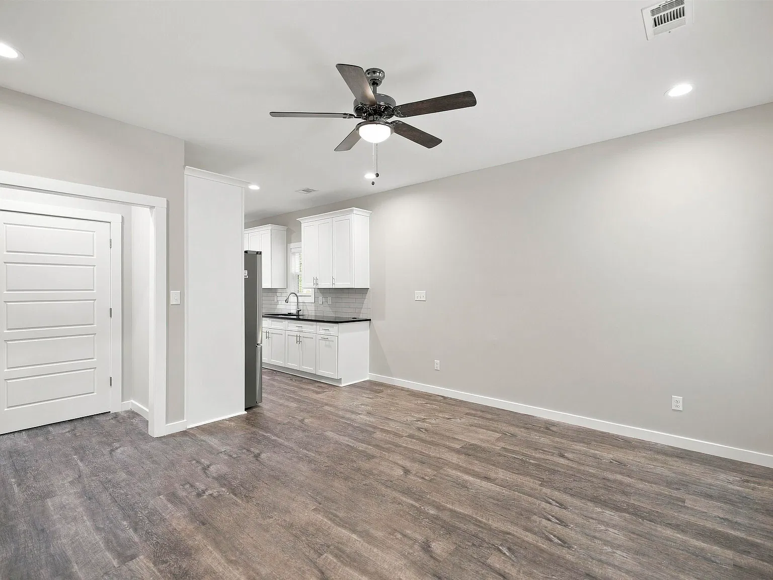 4 bed, 2.5 bath, 1692 sqft, $2,100 — Photo 4