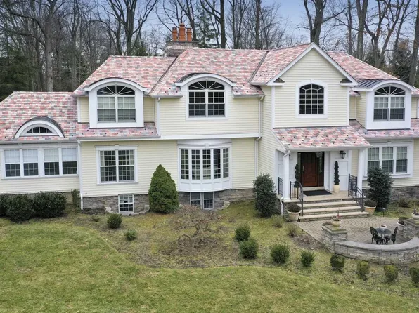 63 Pine Hill Dr, Upper Saddle River, NJ 07458