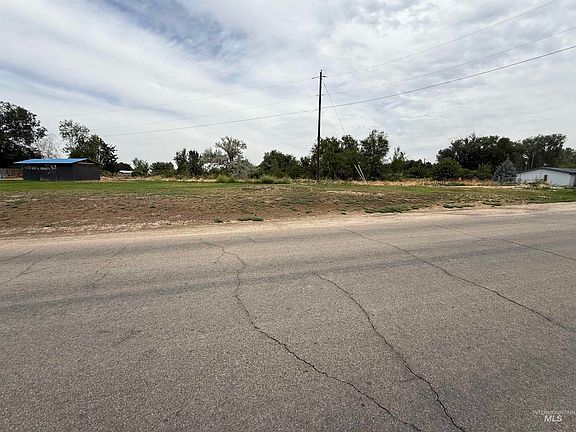 3rd image of Hunt Ave