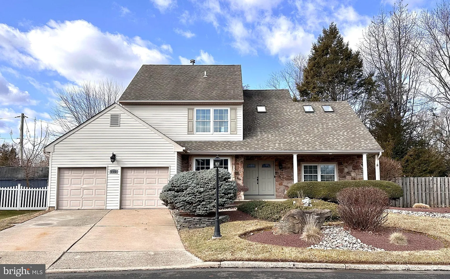 1372 Chancellor Cir photo 1