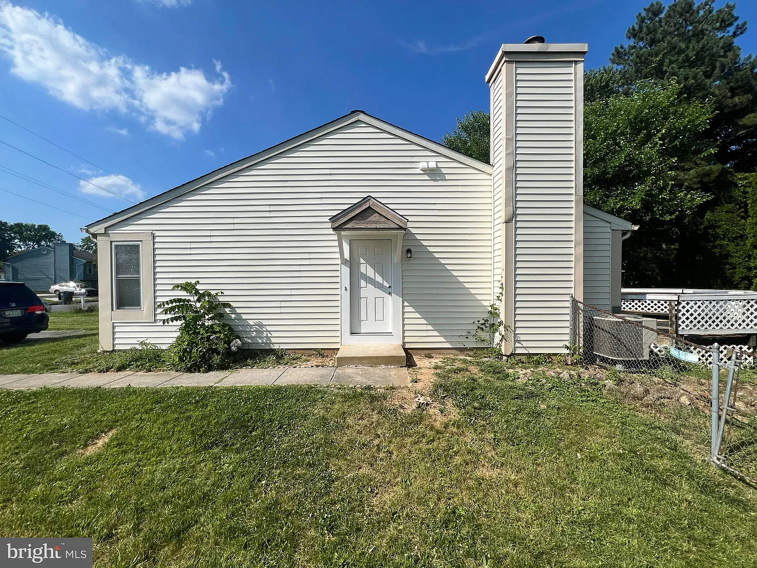 2 bed, 1.0 bath, 792 sqft, $1,900 — Photo 2