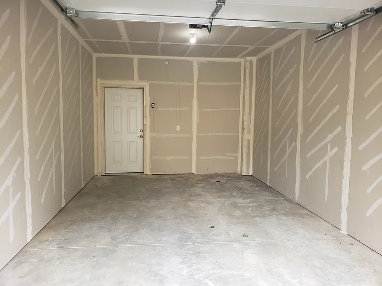 320 W Main St — Photo 16