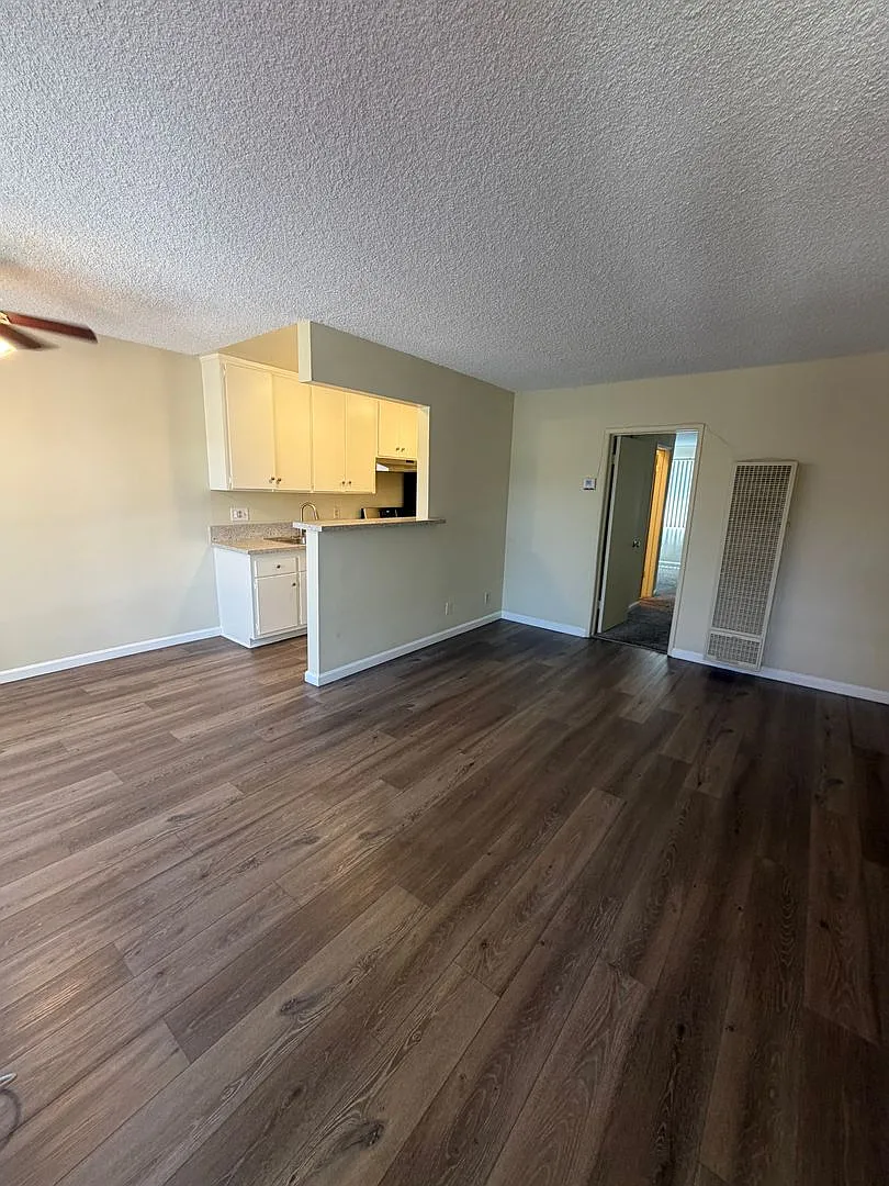 18530 Prairie St. — Photo 1