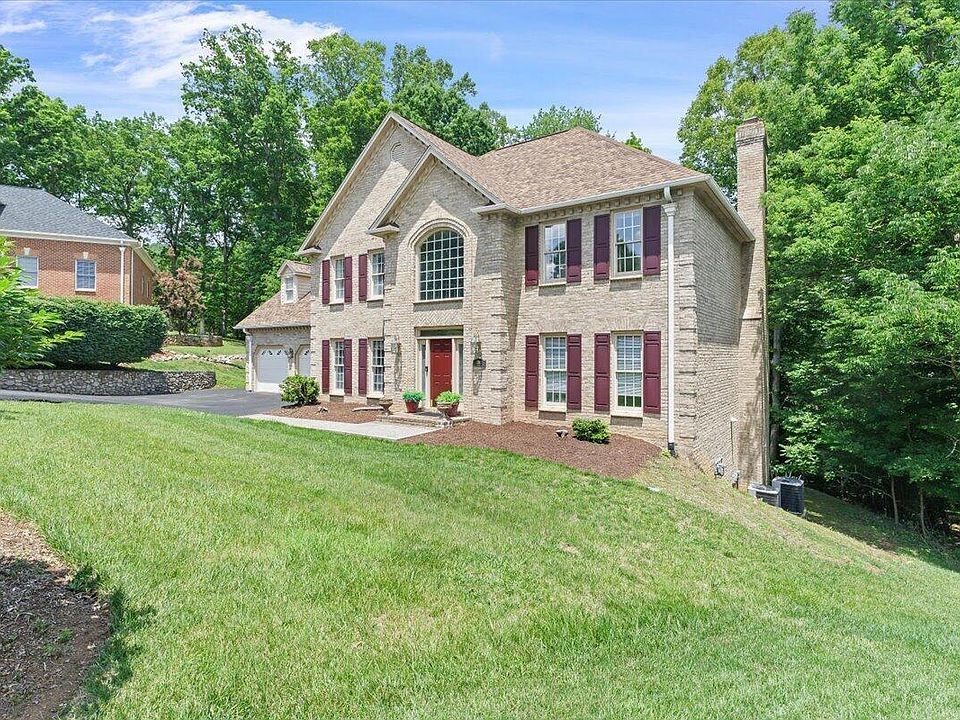 1st image of 8343 Strathmore Ln