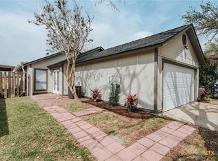 417 Waterford Dr, Victoria, TX 77901