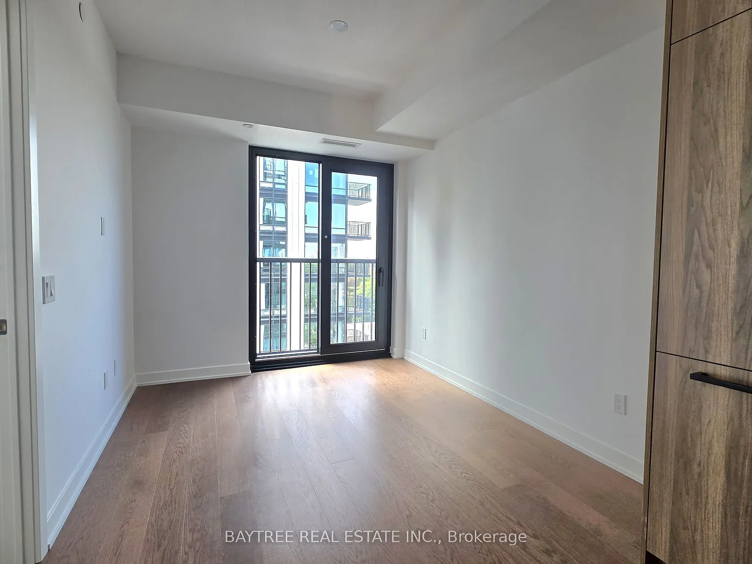 South Forest Hill Residences-East Tower — Photo 2