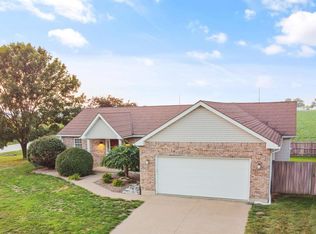 2701 Ridgecrest Dr, Quincy, IL 62305