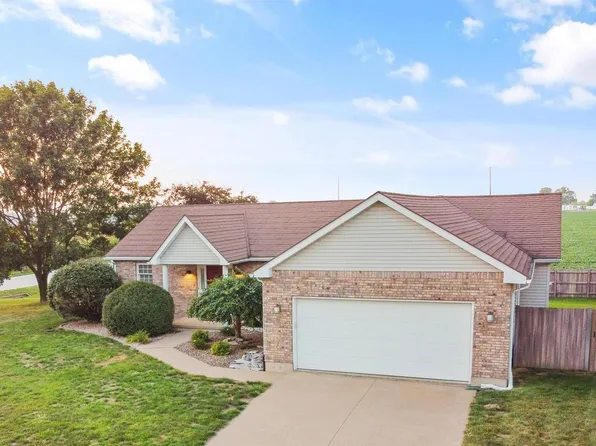 2701 Ridgecrest Dr, Quincy, IL 62305