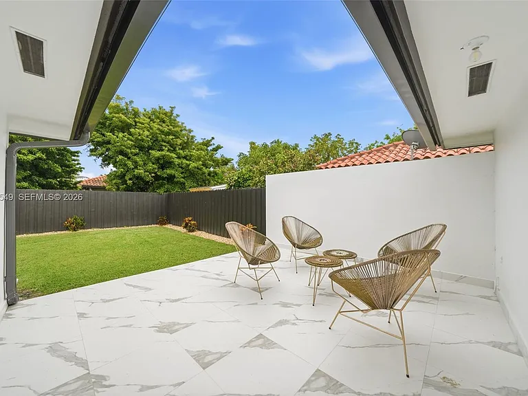 881 NW 133rd Ave — Photo 34