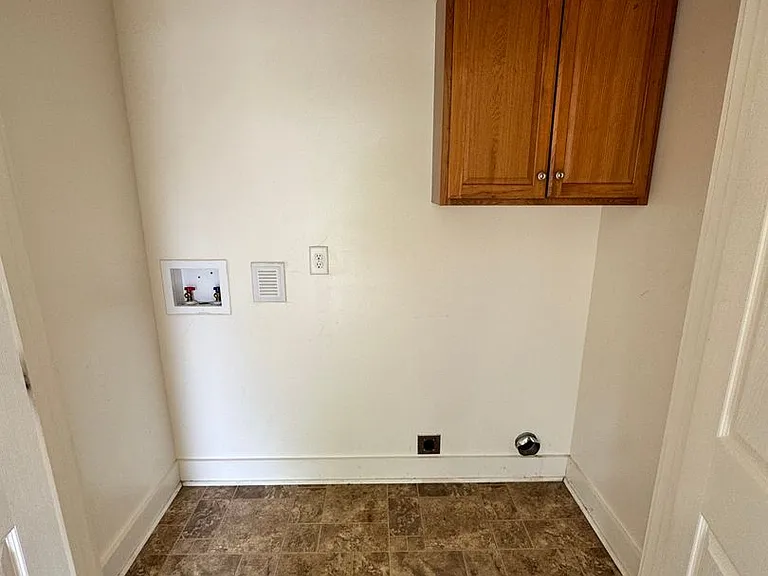 111 Shull St — Photo 5