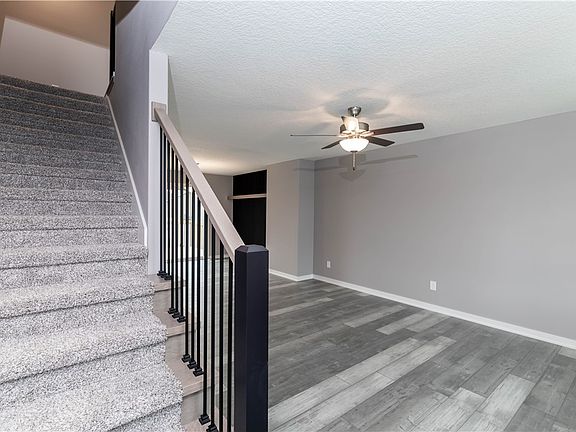 3rd image of 106 NE Adams Ave