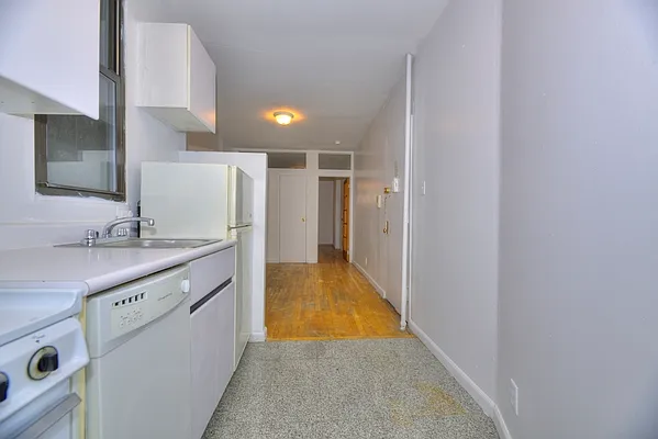 Rented by Bond New York | media 18