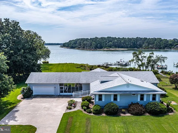 132 Harvey Ln, Heathsville, VA 22473