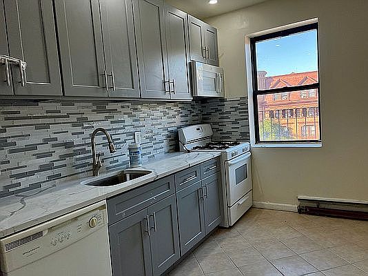 5th image of 1285 Fulton St #4
