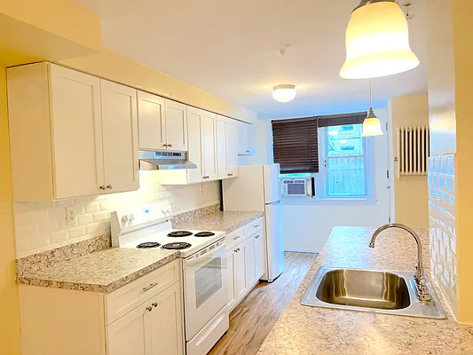 Rented by R New York | media 25