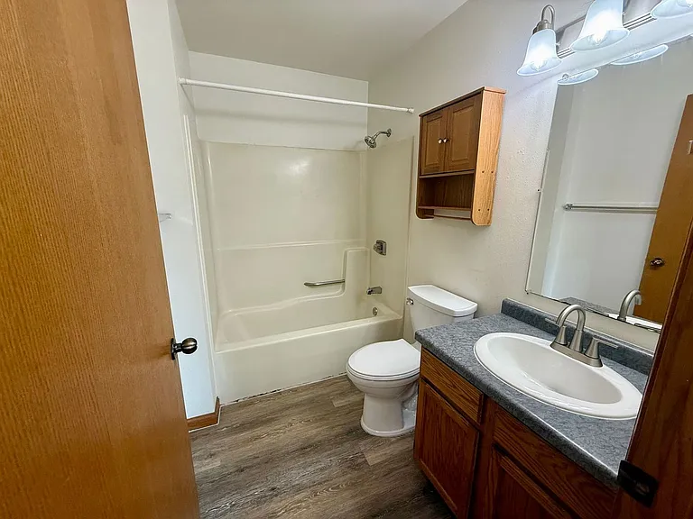 1216 N Point Dr — Photo 18