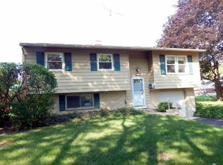 430 N Idlewild Ave, Mundelein, IL 60060