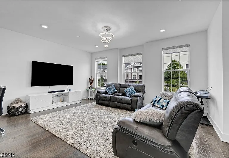 6 Martin Pl — Photo 25