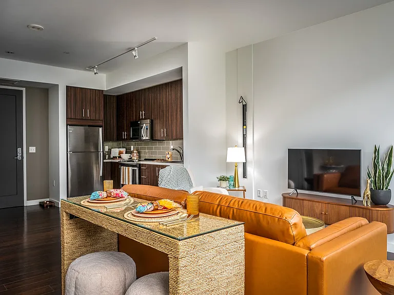 Park Avenue West — Photo 15