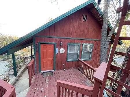 1st image of 1476 Yosemite Dr