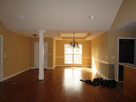 3rd image of 200 Lee Road 2083