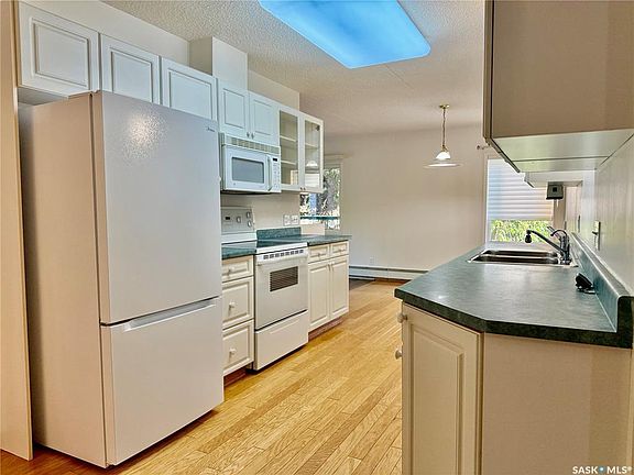 5th image of 740 9th St #207