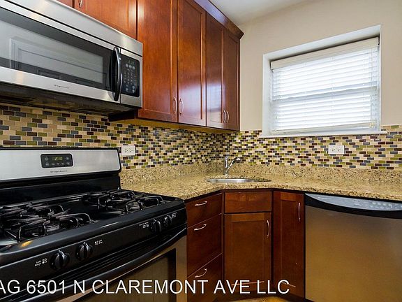 2nd image of 6507 N Claremont Ave APT 3