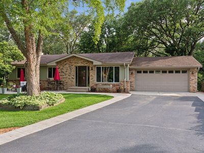 10270 S Oak Shore Dr, Lakeville, MN, 55044