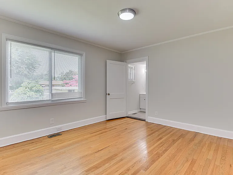 2336 Redwood Dr — Photo 13