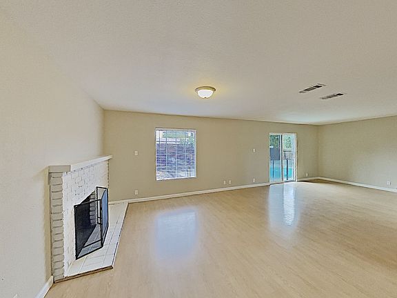 5th image of 318 Shasta Dr