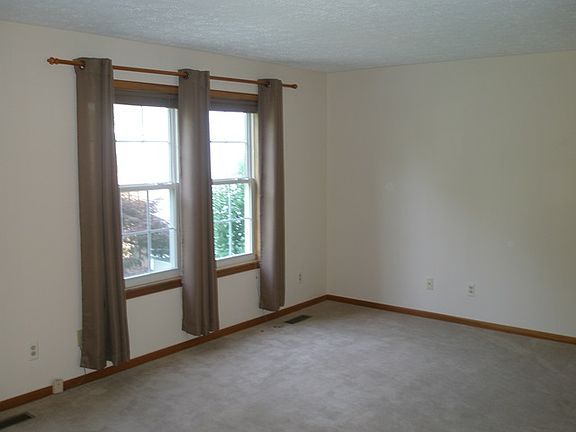 3rd image of 18340 Woodhaven Dr