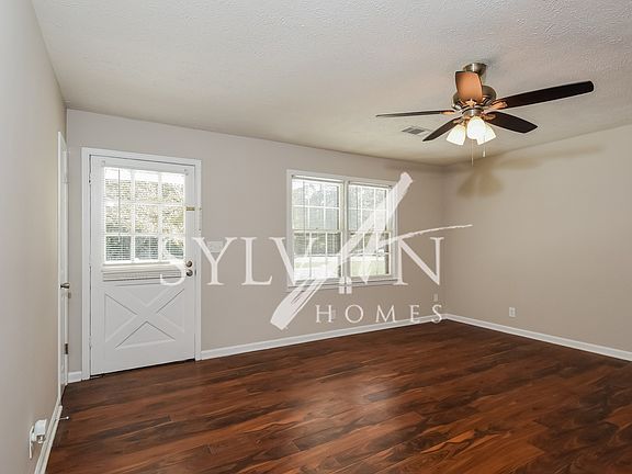 017-photo-living-room-11876217_09302022