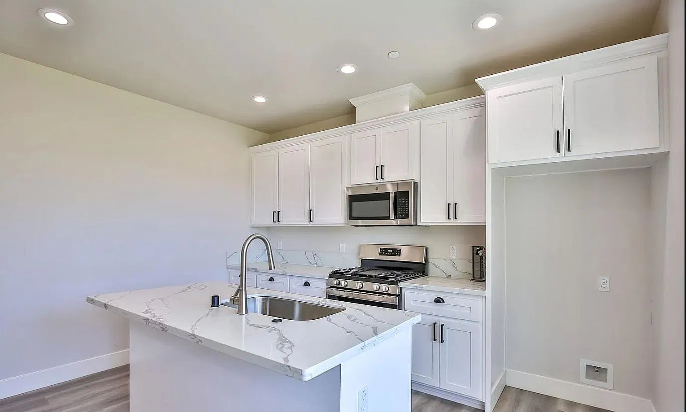 9667 Webb St — Photo 4