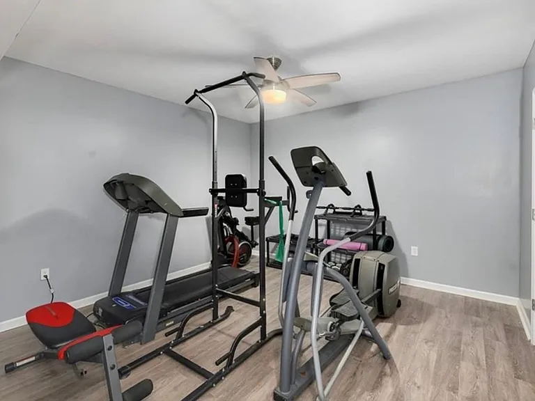 571 Hithergreen Dr — Photo 25