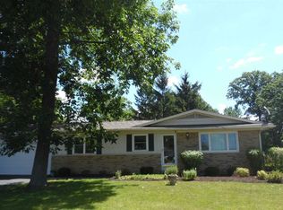 1317 Manor Dr, Bluffton, IN 46714