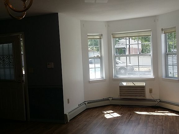 2nd image of 8271 Country Pointe Cir
