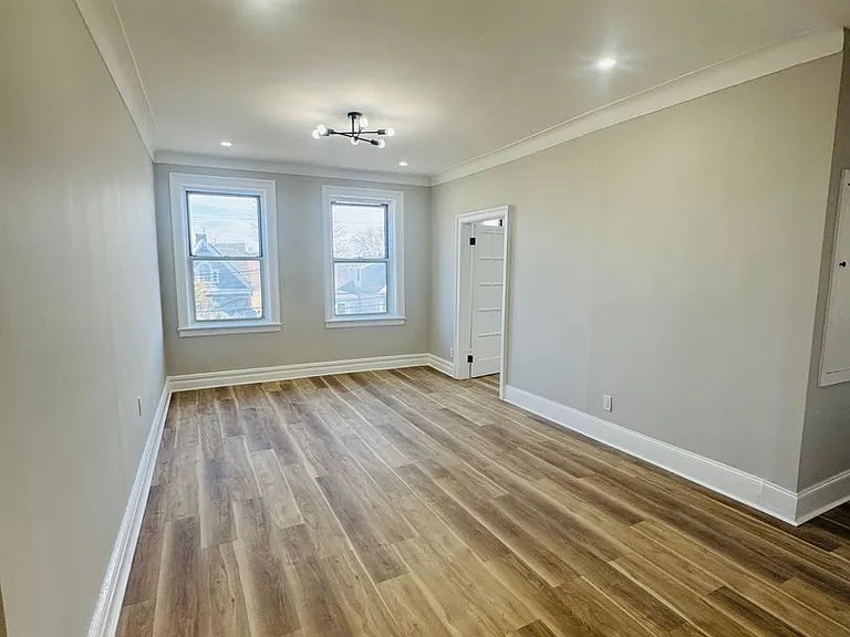 863 Avenue C — Photo 18