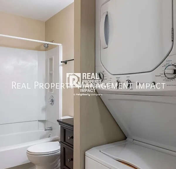 1515 E Franklin St #22 — Photo 26