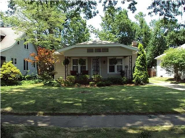 633 S Villa Dr photo 1