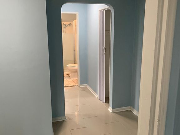 2nd image of 515 Aberdeen Ave APT C