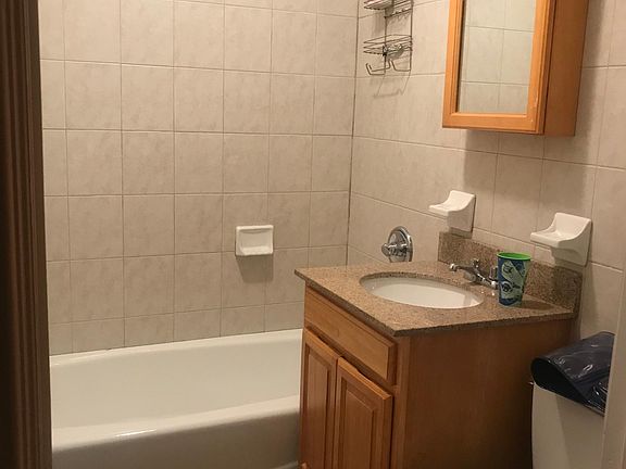 3rd image of 1952 Gleason Ave #1