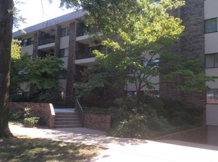 933 12th Ave APT 401, Huntington, WV 25701