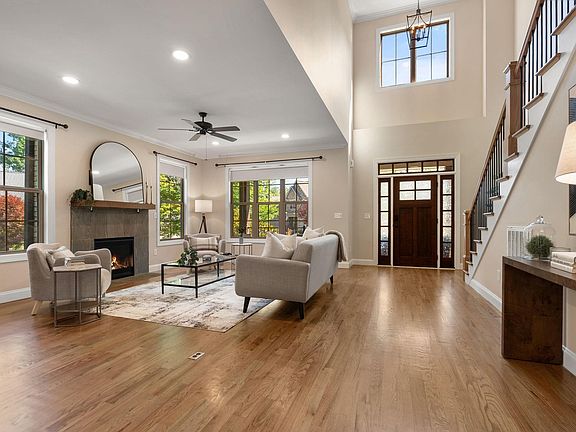 4th image of 10 Colonel Storrs Ct